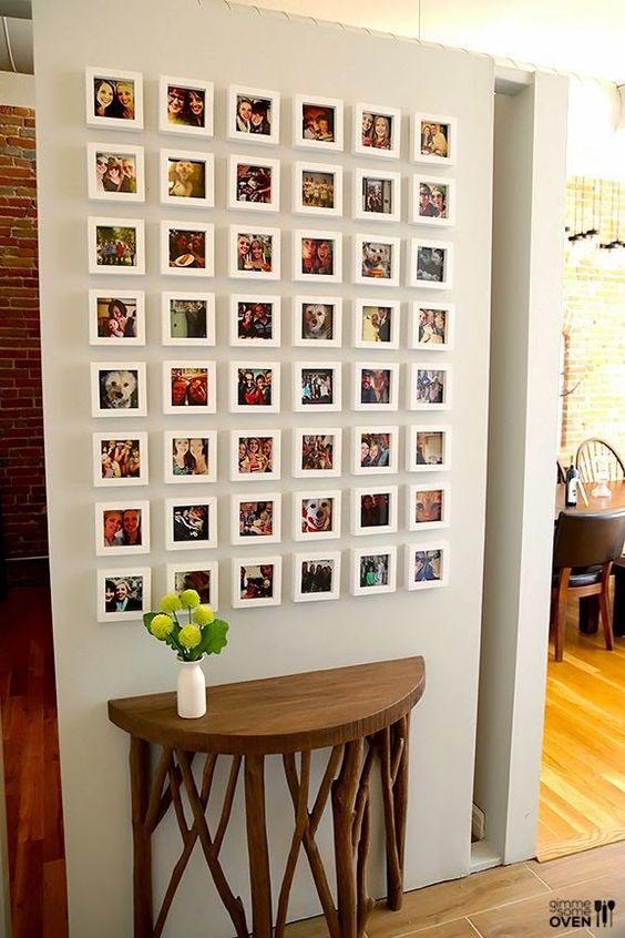 Fotos ficam lindas e ainda personalizam o ambiente (Foto: Reprodução)